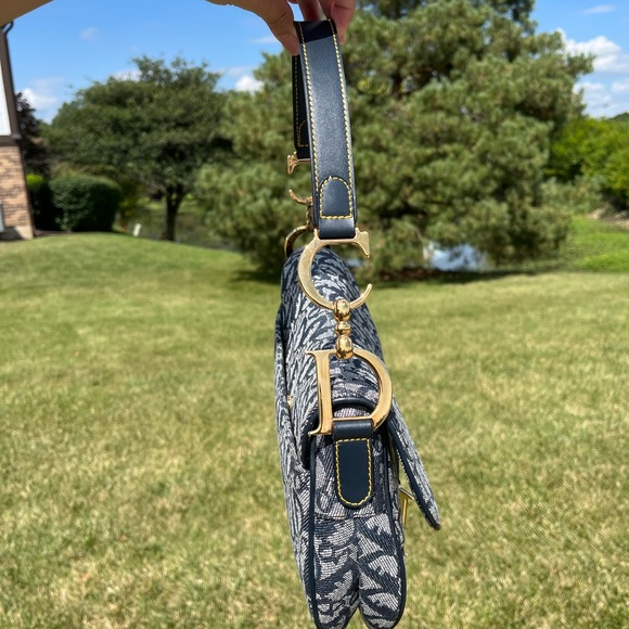 AUTHENTIC CHRISTIAN DIOR SADDLE BAG - Picture 4 of 14